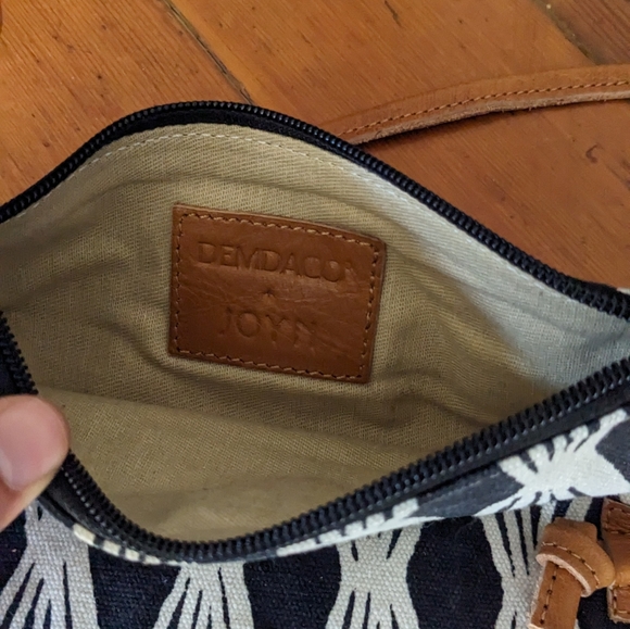 Crossbody canvas and leather purse zipper closure - Picture 4 of 5